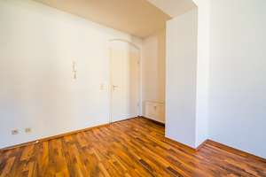 Helle & Schöne 1,5-RW * 2.OG * Einbauküche *  Bad mit Wanne & WMA * zentral * sehr gute ÖPNV * TOP * – Warthaer Straße 37, 1157 Cotta (Stadtteil), Dresden – Vorschaubild 9