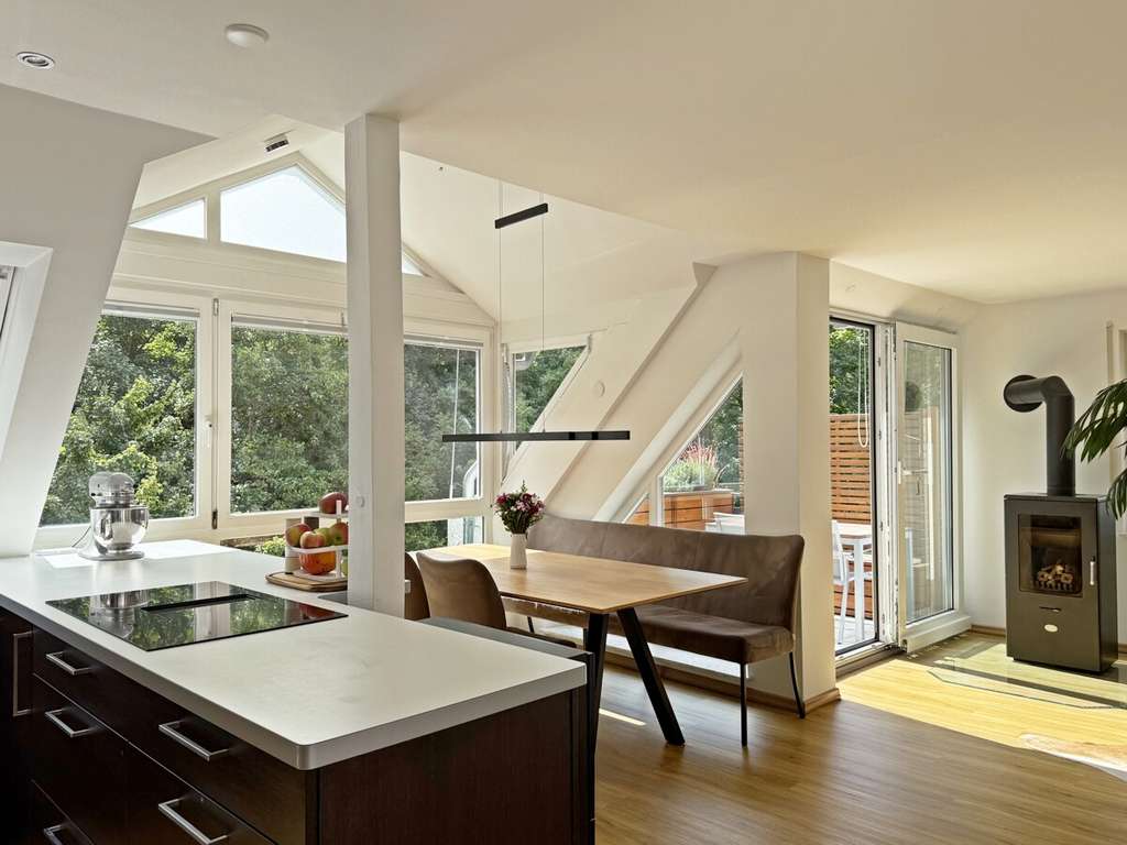 Immobilie in Eningen unter Achalm - Baumkronen statt Nachbars Wand - Maisonettewohnung mit Wow-Faktor in Eningen u. A. - Bild 1