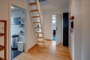 Möbliert: Bezaubernde Dachgeschosswohnung in Ottenburg/Eching – Die vollständige Adresse der Immobilie erhältst du vom Anbieter., 85386 Eching – Vorschaubild 10