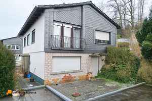 Einfamilienhaus mit drei Garagen und großem Grundstück in Gummersbach-Berghausen – Oberbergischer Kreis – Vorschaubild 3