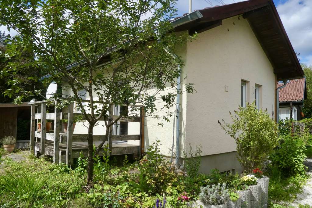 Immobilie in Großerlach - Charmantes Wochenendhaus im Grünen mit Garten, gepflegt, liebevoll hergerichtet und einzugsbereit - Bild 3