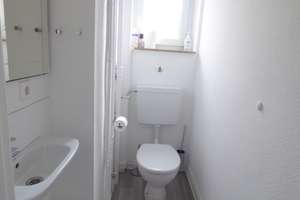 NUR FÜR STUDENTEN-/INNEN - Zimmer in 3er-WG in einem Studentenwohnheim in Reutlingen – August-Bebel-Straße 17, 72762 Reutlingen-Mitte, Reutlingen – Vorschaubild 4