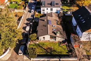Stilvoller Bungalow 316 m²mit großem Garten in München-Lerchenau – Die vollständige Adresse der Immobilie erhältst du vom Anbieter., 80935 Lerchenau-Ost, München – Vorschaubild 16