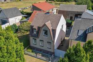 Charmantes Einfamilienhaus in ruhiger Lage |
1.480 qm Grundstück | großer Garten | Ausbaureserve – Teltow-Fläming (Kreis) – Vorschaubild 2