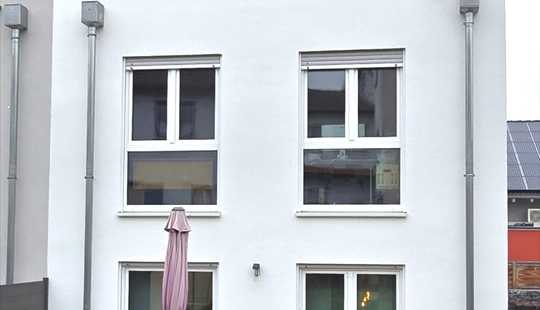 Bild von 1460- Neuwertiges Einfamilienhaus mit Garten