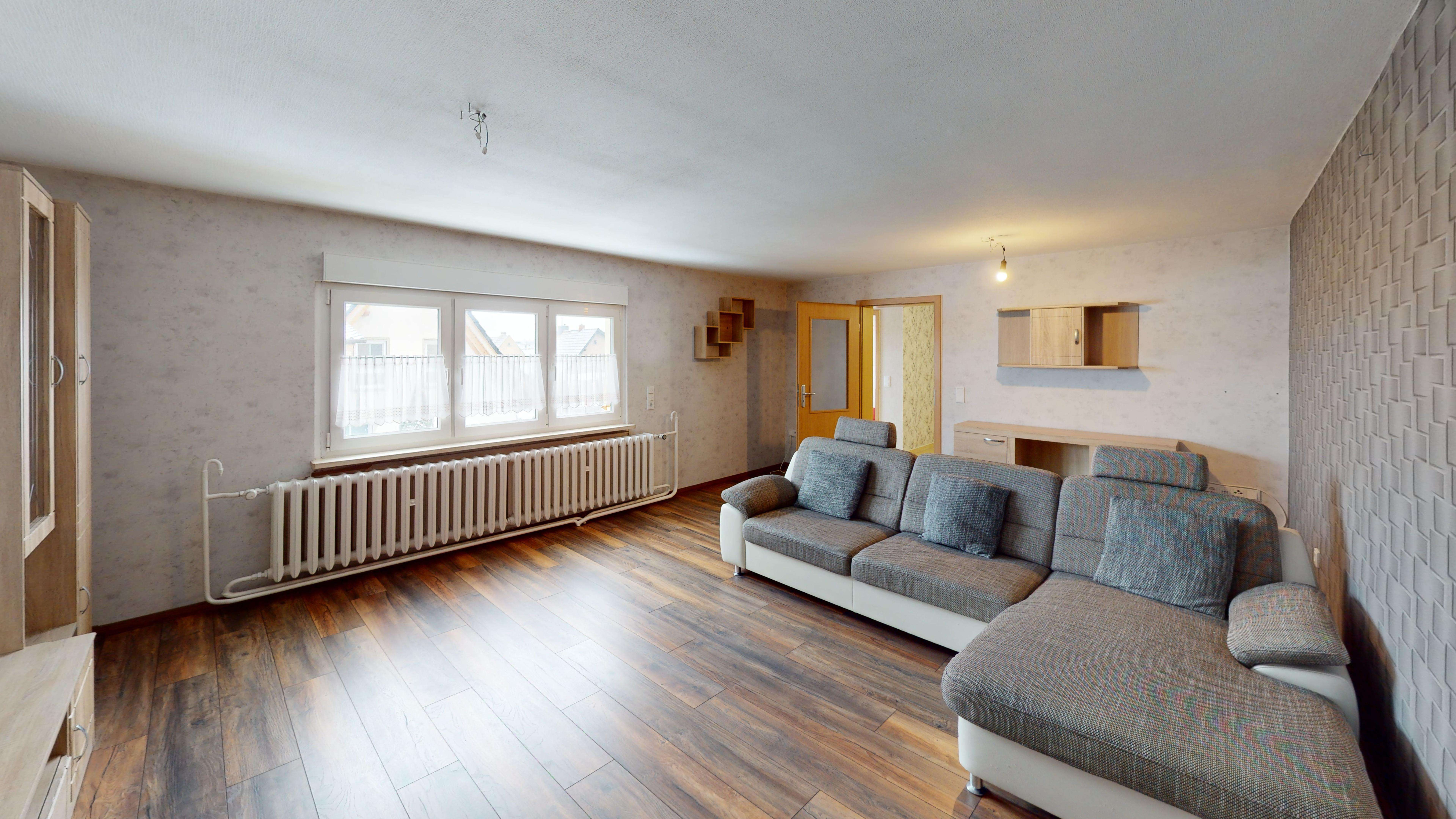 Immobilie in Kölleda - Gepflegte Doppelhaushälfte mit großem Grundstück, Garage und vielseitigem Nebengebäude in Kölleda - Bild 0