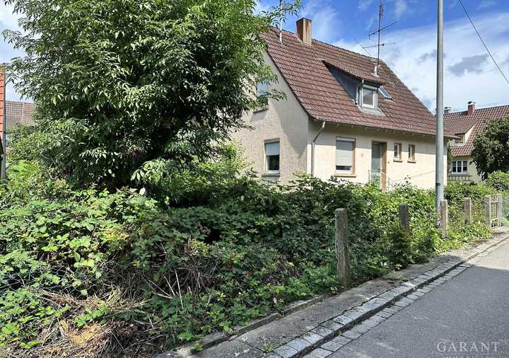 EFH, 90 Wfl, 600 qm Grund, gute Lage, Kernsanierung steht an, Junge Familie oder Anleger