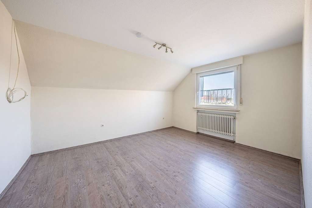 Immobilie in Fröndenberg/Ruhr - Attraktives Doppelangebot: Zwei Häuser im ländlichen Umfeld - Bild 1