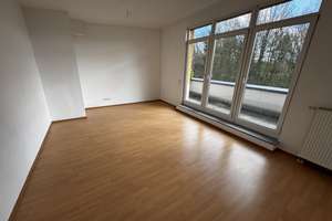 Ruhige 3 Zimmer-Wohnung mit Einbauküche und Balkon in Langenhorn, Hamburg – Die vollständige Adresse der Immobilie erhältst du vom Anbieter., 22417 Langenhorn, Hamburg – Vorschaubild 1
