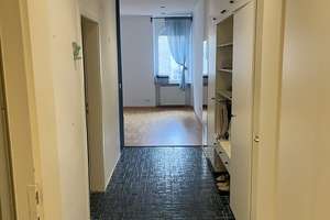 Hochwertig sanierte Altbauwohnung in begehrter Lage
