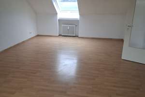 2-Zimmer-Dachgeschosswohnung im gepflegten 3-Familienhaus in Dortmund-Brackel