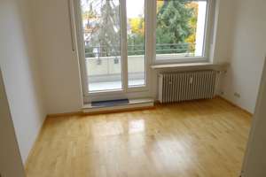 Attika-Wohnung mit 3 Zimmern und zwei Balkonen Nähe Nymphenburger Schlosspark in München-Obermenzing – Kirschäckerweg 20, 81247 Obermenzing, München – Vorschaubild 9