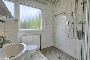 Rollstuhlgerecht, Garage, Badezimmer mit Fenster, riesiger Keller, elektrische Rolläden – Die vollständige Adresse der Immobilie erhältst du vom Anbieter., 46149 Buschhausen, Oberhausen – Vorschaubild 2