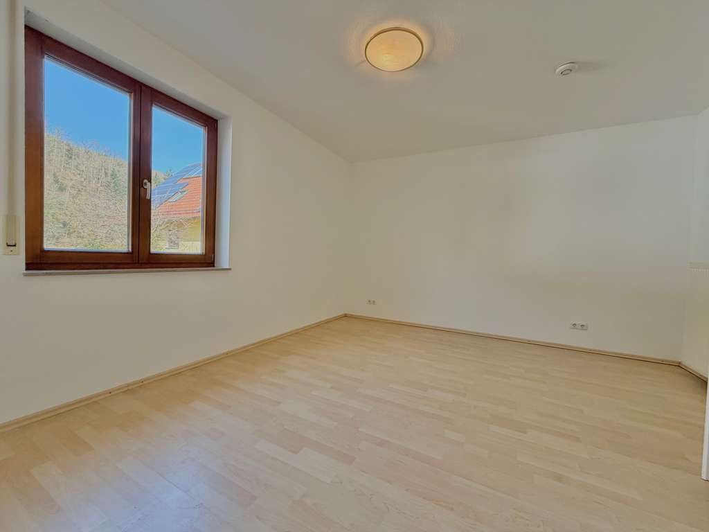 Immobilie in Freiamt - Helle 3-Zi.-Wohnung mit großem Gartenanteil, Wintergarten und Hobbyraum - Bild 4