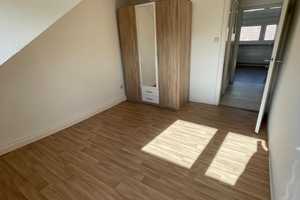 Neuwertige 2-Zimmer-Dachgeschosswohnung mit gehobener Innenausstattung, teilmöbliert – Ruschgraben xx, 76139 Karlsruhe – Vorschaubild 4