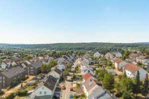 Charmantes 2-Familienhaus mit ausgebautem Dachgeschoss, Garten und Garage in ruhiger Lage – Die vollständige Adresse der Immobilie erhältst du vom Anbieter., 73249 Wernau (Neckar) – Vorschaubild 73