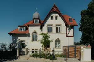 Exklusives Penthouse mit Weitblick auf das Elbtal in der historischen Denkmalvilla An der Berglehne