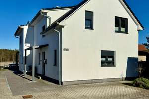 Geräumiges, preiswertes und neuwertiges 8-Zimmer-Mehrfamilienhaus mit geh. Innenausstattung – Siedlerweg 6 a&b, 31303 Burgdorf – Vorschaubild 1