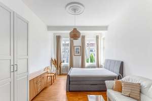 Saniertes Gründerzeit-Juwel in Friedrichshain: Helle 1-Zimmer-Wohnung mit Balkon, 53 m²