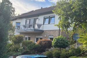 Tolles Haus ! Umfangreich modernisiert + ruhige Südhanglage – Die vollständige Adresse der Immobilie erhältst du vom Anbieter., 57567 Daaden – Vorschaubild 2
