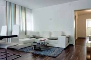 Lichtdurchflutetes Wohnglück im Herzen Stuttgarts – 4 Zimmer möbliert mit Balkonen,ideal auch als WG