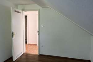 Kleine 2-Zimmer Dachgeschoss Wohnung in Krefeld Zentrum – Westwall 136, 47798 Stadtmitte, Krefeld – Vorschaubild 5