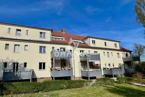 *** Attraktive Kapitalanlage: Vermietete 2-Zimmer-Wohnung mit Balkon und historischem Charme ***