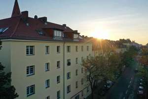 2,5 Zimmerwohnung mit Balkon & Wannenbad in gepflegtem Berliner Altbau – Hertastr. 5, 12051 Neukölln (Ortsteil), Berlin – Vorschaubild 3