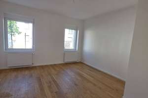 große 4,5 - Zimmer Wohnung* Renoviert * Zuffenhausen – Ludwigsburgerstr. 163, 70435 Zuffenhausen-Mitte, Stuttgart – Vorschaubild 3