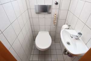 GEMÜTLICHES EIGENHEIM MIT ZUSÄTZLICHER NUTZFLÄCHE UND VIELSEITIGEN RÄUMEN !!! – Die vollständige Adresse der Immobilie erhältst du vom Anbieter., 58638 Iserlohn-Mitte, Iserlohn – Vorschaubild 9