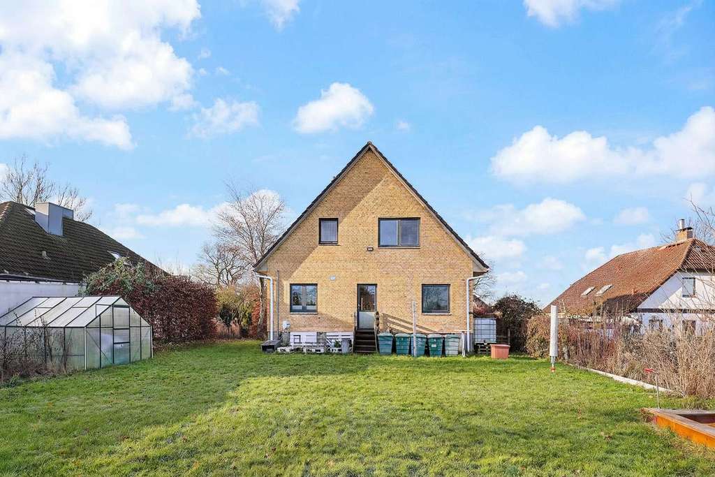 Immobilie in Kisdorf - Selten & ruhig | Feldrandblick | unverbaubar | Naturschutzgebiet | 920 m² | Grundriss für Familien - Bild 2