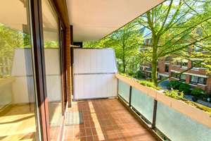 Eppendorf: Sonnige 2-Zimmer-Wohnung mit Süd-Balkon, TG-Stellplatz und Gartennutzung – Die vollständige Adresse der Immobilie erhältst du vom Anbieter., 20251 Eppendorf, Hamburg – Vorschaubild 2