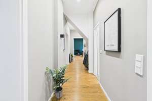 Kernsanierte Dachgeschosswohnung mit ca. 139 m² Grundfläche und Potenzial für Maisonette-Ausbau – Die vollständige Adresse der Immobilie erhältst du vom Anbieter., 42281 Barmen, Wuppertal – Vorschaubild 4