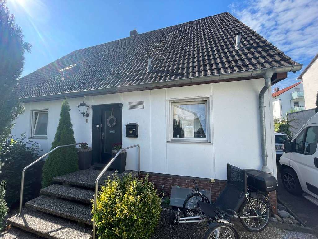 Immobilie in Mühltal - Ein-/Zweifamilienhaus mit über 200 m² Wohnfläche - Ruhig und doch zentral gelegen - Bild 1