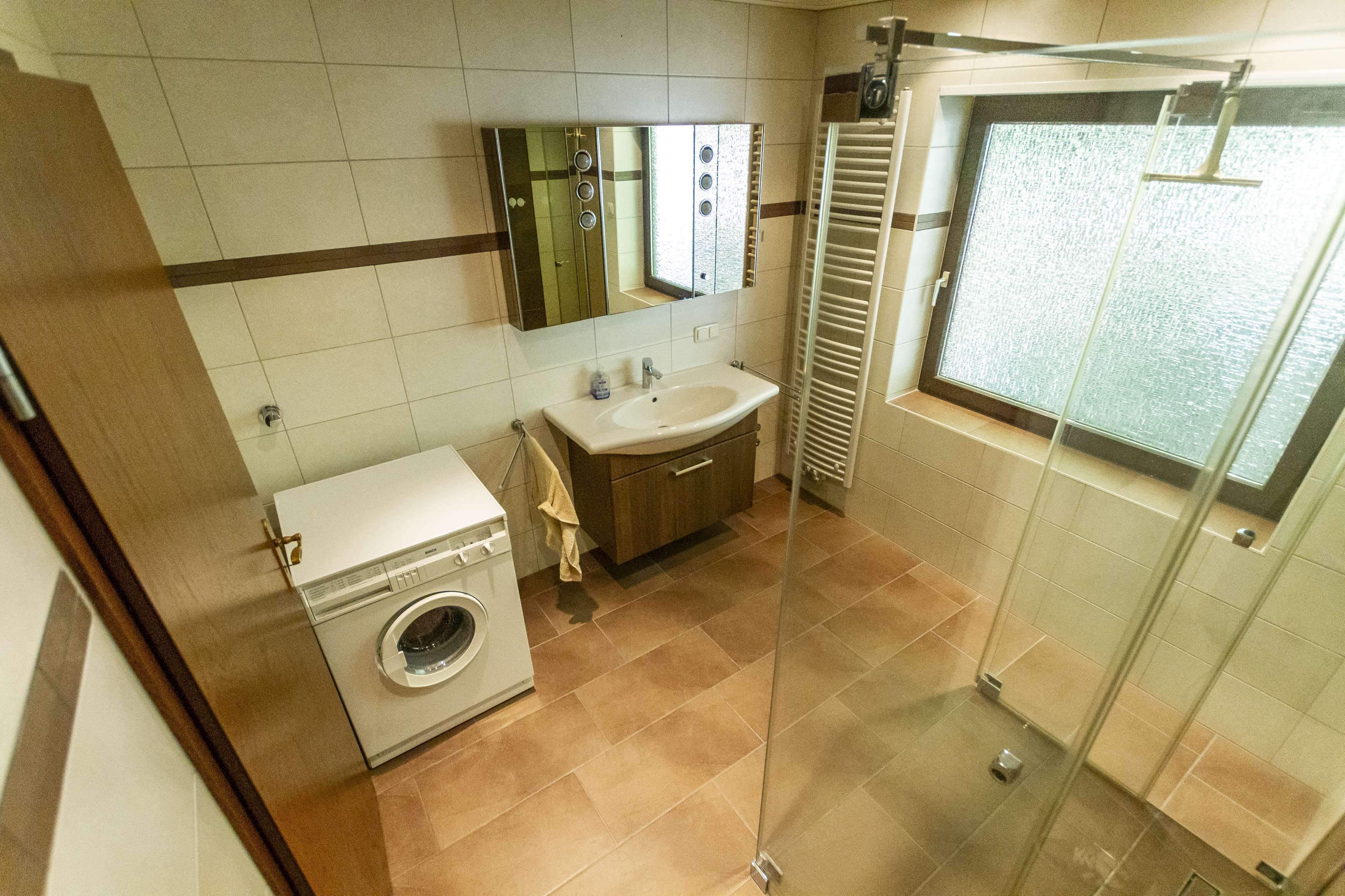 Immobilie in Breuberg - Kapitalanlage mit Aussicht: Drei Wohneinheiten, sofort vermietbar, attraktive Rendite, Sandbach - Bild 0