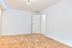 Lovely renovated 3-Zimmer apartment for rent in Furstenried West – Engadiner Str 30, 81475 Fürstenried-West, München – Vorschaubild 2