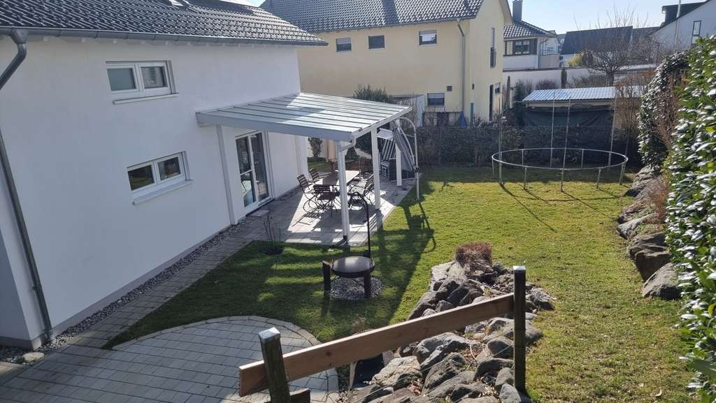 Immobilie in Wolfegg - Junges Einfamilienhaus mit hochwertiger Ausstattung am Rande eines Biotops - Bild 2