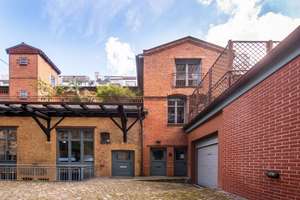 Historische Remise mit exklusivem Flair und Dachterrasse – im ruhigen Innenhof von Berlin-Mitte – Die vollständige Adresse der Immobilie erhältst du vom Anbieter., 10115 Mitte (Ortsteil), Berlin – Vorschaubild 1