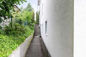 Baujahr 2011: Modernes Mehrfamilienhaus in bester Lage von Heisingen nahe dem Schellenberger Wald – Die vollständige Adresse der Immobilie erhältst du vom Anbieter., 45259 Heisingen, Essen – Vorschaubild 3