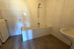 Stilvoll wohnen im Zentrum: 3-Zimmer-Wohnung mit Altbauflair am Marktplatz – Die vollständige Adresse der Immobilie erhältst du vom Anbieter., 96476 Bad Rodach – Vorschaubild 13