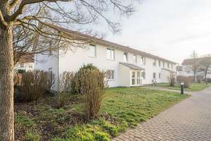 +++ Grüne, ruhige Siedlungslage! - Gepflegte 3-Zimmer-Wohnung mit Süd-Balkon und TG-Stellplatz +++