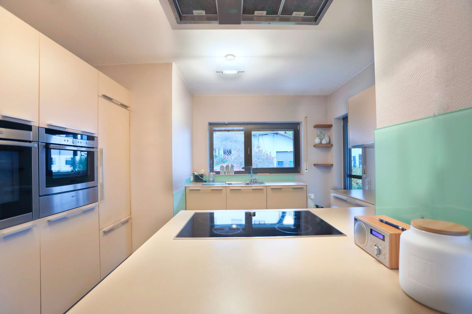 Immobilie in Hammersbach - Stilvoller Bungalow mit separater ELW, Doppelgarage & großem Grundstück - Bild 0