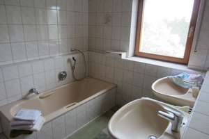 Achern freist. EFH mit gr Grundstück 761qm, 220 qmWFL, Bj 1988
Balkon Winterg – Die vollständige Adresse der Immobilie erhältst du vom Anbieter., 77855 Achern – Vorschaubild 10