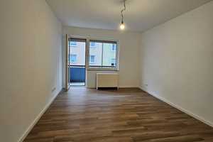 *NEU RENOVIERTE* 3-Zi-Wohnung mit Balkon und Einzelgarage – Nürnberg – Vorschaubild 4