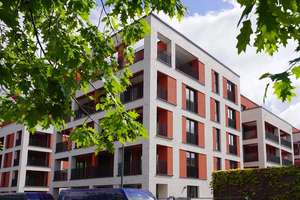 Neuwertige 2 Zimmer Wohnung mit gehobner Ausstattung und Einbauküche
