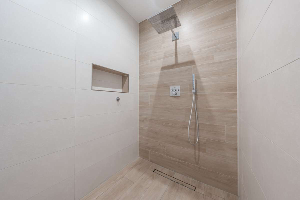 Immobilie in Bippen - Modernes Familienanwesen

Großzügigkeit, Design und Zukunftssicherheit in perfekter Harmonie - Bild 3