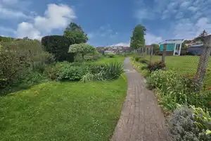 Reihenhaus mit Garten und Kamin sowie viel Platz zum Leben – zentral in Tessin! – Bad Doberan (Kreis) – Vorschaubild 5