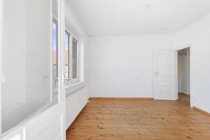 Bezugsfrei & lichtdurchflutet: Charmante 2-Zimmer-Etagenwohnung mit Wintergarten – Tangermünder Weg 5, 13583 Falkenhagener Feld, Berlin – Vorschaubild 3