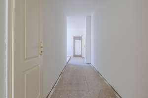 Bezugfrei: Helle Wohnung mit Balkon zur individuellen Neugestaltung – Isländische Str. 2, 10439 Prenzlauer Berg, Berlin – Vorschaubild 5
