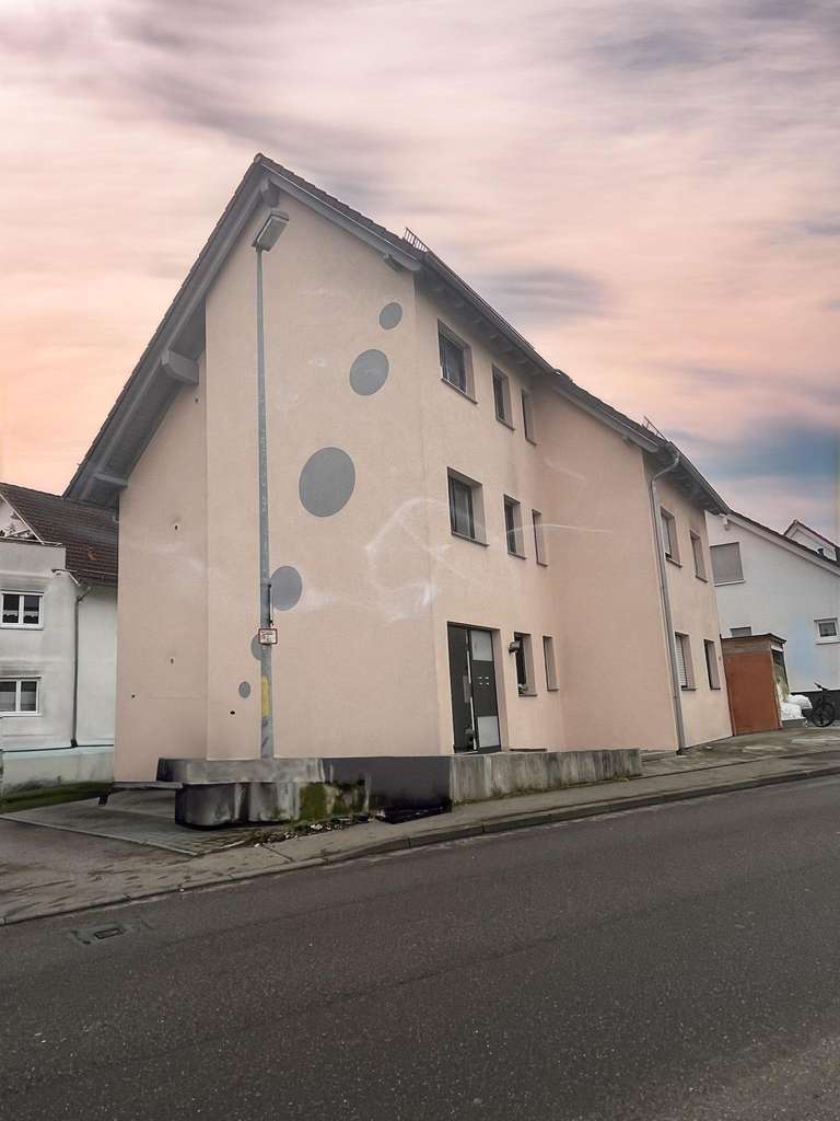 Immobilie in Herrenberg - Charmantes Mehrfamilienhaus für Kapitalanleger und Eigennutzer - Bild 1